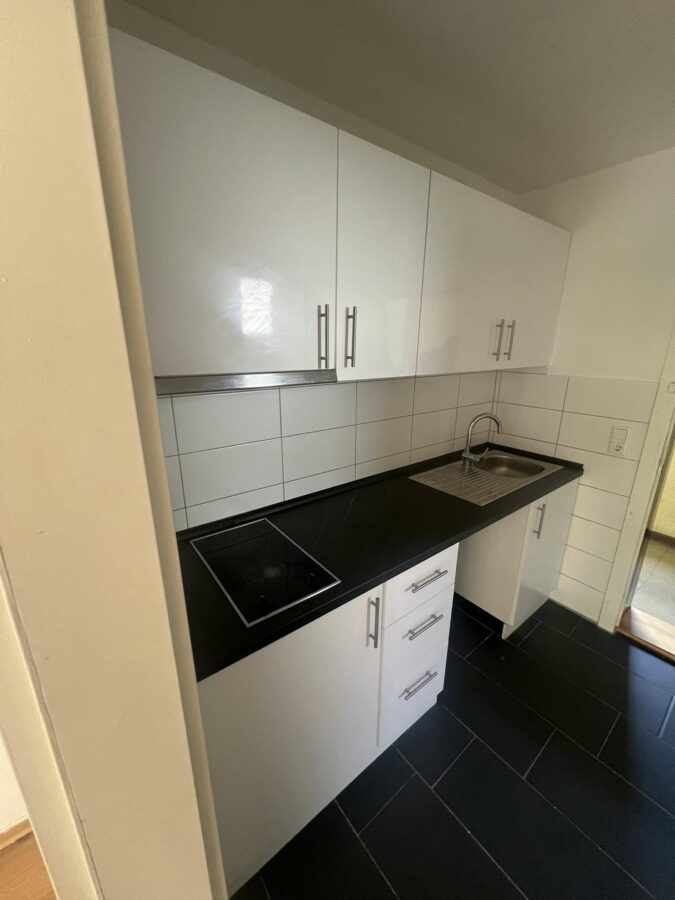 Gemütliche 1-Zimmer-Wohnung mit EBK in Groß-Buchholz - Küche