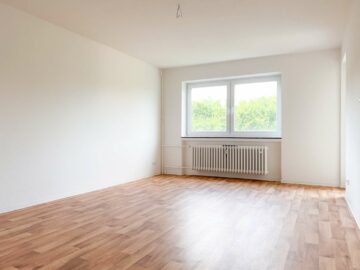 moderne 2-Zi.-Wohnung in Stöcken mit Balkon - Wohnzimmer