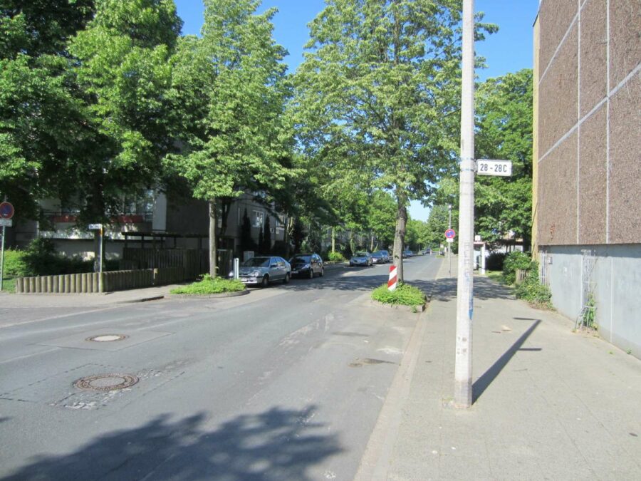 Keine Parkplatzsuche - Tiefgaragenstellplatz in Gitterbox! - Zuweg