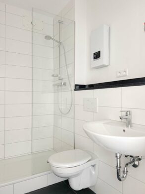 moderne 1-Zimmer Wohnung mit Balkon in Hannover-Stöcken - Badezimmer